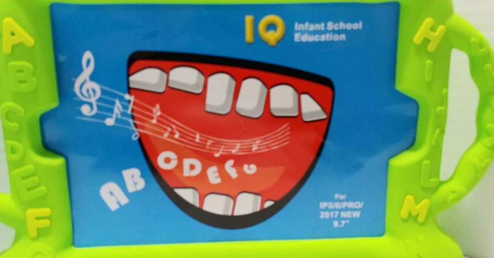 2 Kids Silicone Rubber Cover Robot for iPad 5/6/PRO 2017 NEW 9.7" - Image 2 of 4