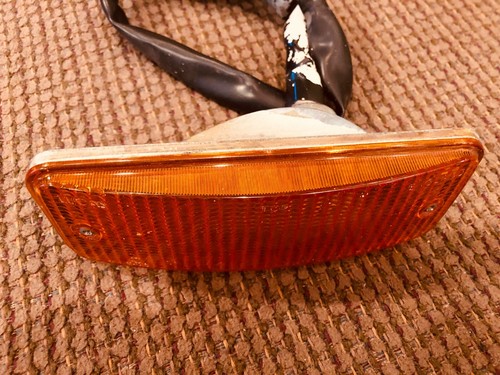 75-79 JAGUAR XJ6 XJ12 MGB Front Signal & Parking Light - Picture 3 of 9