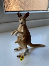 Schleich Kangaroo & Joey In Pouch Figure