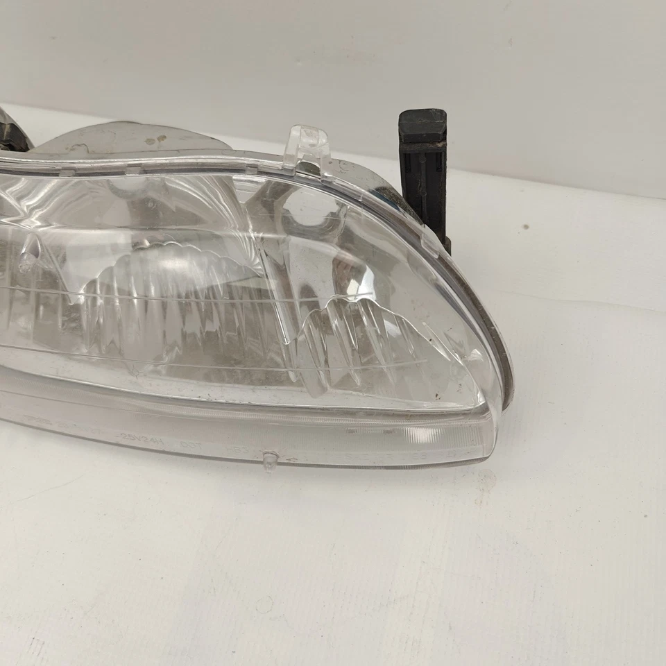 Chevrolet Malibu 97-2003 Headlight TYC 20-5127-00.  Passenger Side Rh - Image 4 of 4