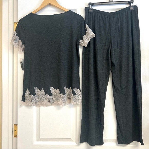 2-piece NATORI Luxe Shangri La Pajama Set Lace Charcoal soft luxury size S comfy