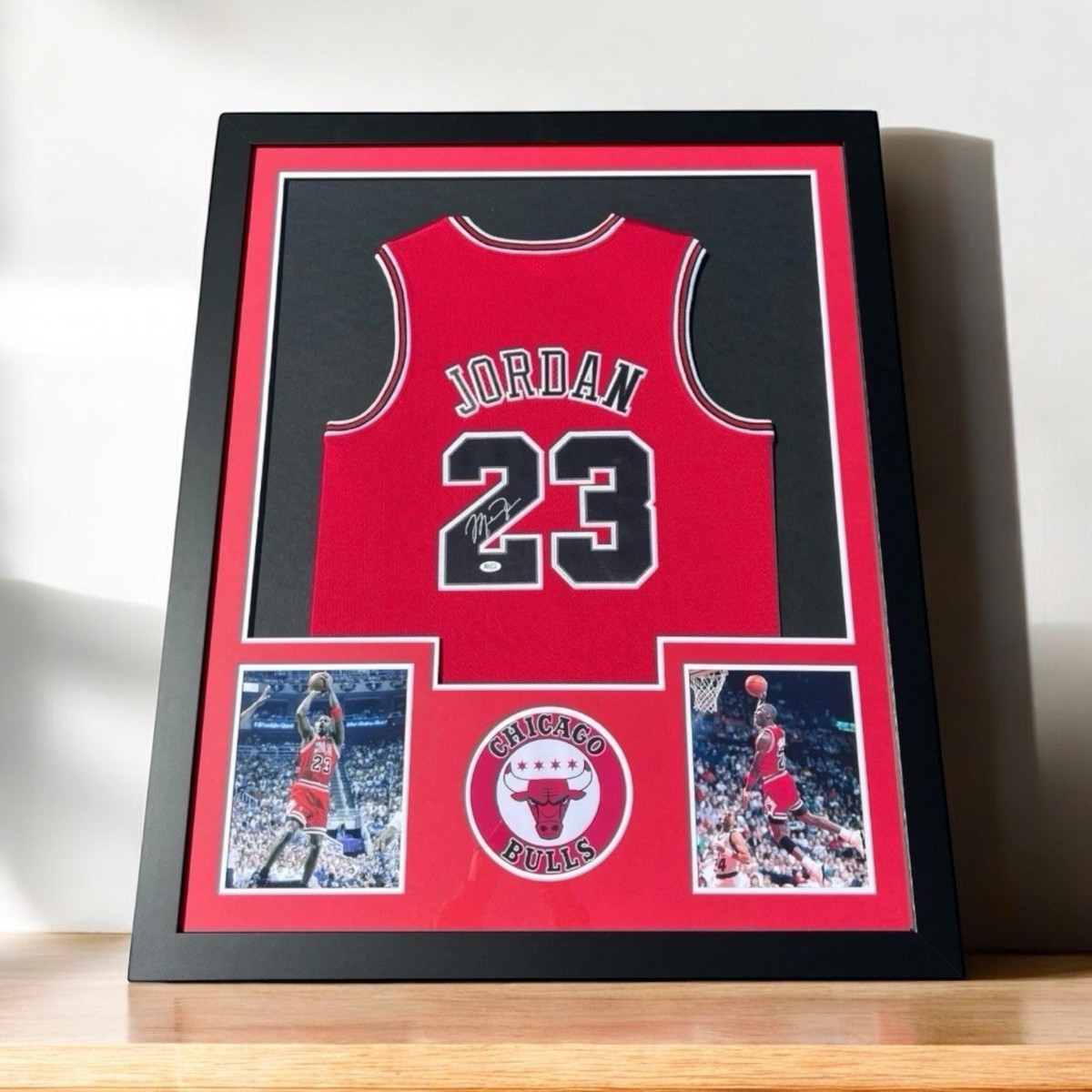 Michael Jordan Chicago Bulls 23 サイン入りグッズ Michael Jordan Signed Bulls Jersey #23 Authentic Champion