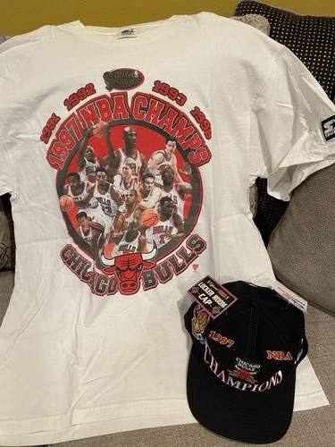 Vintage Chicago Bulls 1997 NBA World 