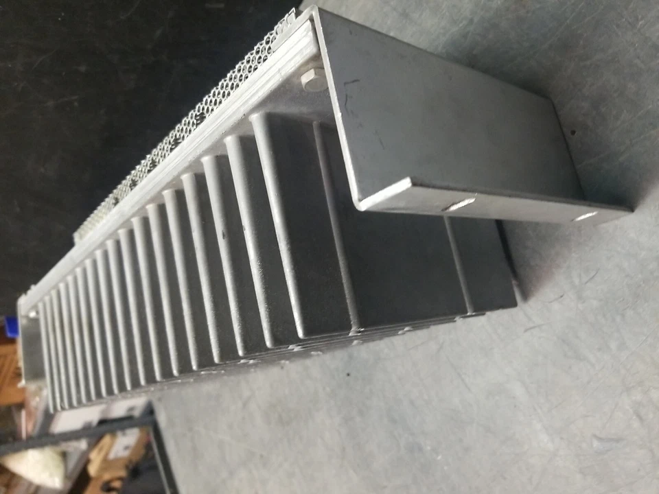 Motorola TLD1693E Repetidor VHF Amplificador/PA, 150-174 MHz __ Foto 3 de 4