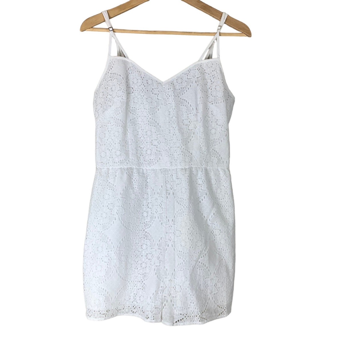 ☺︎ BCBGeneration Size XS Romper White Lace Adjustable Straps
