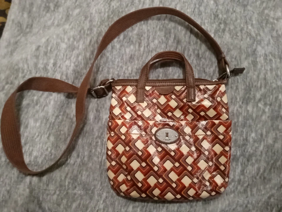 Bolso de hombro y billetera a juego FOSSIL Key-Per - Borde de cuero de lona de PVC geométrico Foto 4 de 4