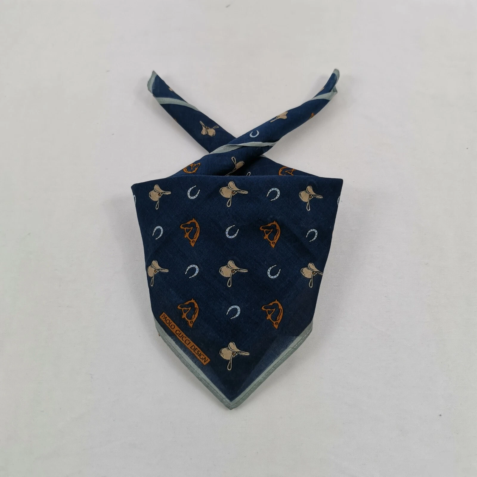 Foulard mouchoir vintage années 90 Paolo Gucci luxe foulard bandana 18x18