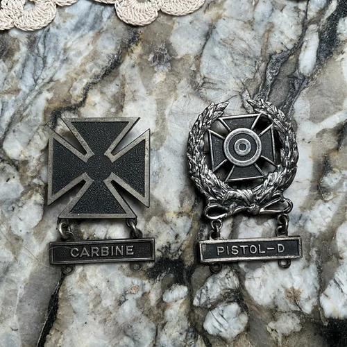 WW2 Vintage Sterling Military Carbine & Marksman Pistol D Medal Pin