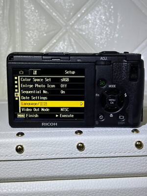 NEAR MINT in CASE 》 Ricoh GR Digital II 10.1 MP Compact NEAR MINT in CASE 》 Ricoh GR Digital II 10.1 MP Compact