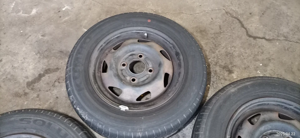 Sommerreifen Stahlfelgen 165/70R13 DOT 0810 5Jx13 ET 43,5 Ford Fiesta JAS JBS - Bild 4 von 4