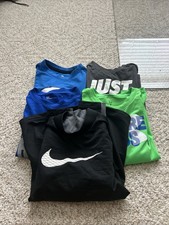 Boys Shirts Qty 5  Nike and Under Armour Size 6