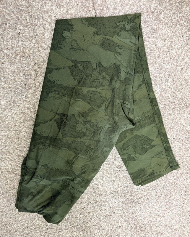 Women’s Green Camouflage Leggings One Size Regular, Camo Pattern Legging Style