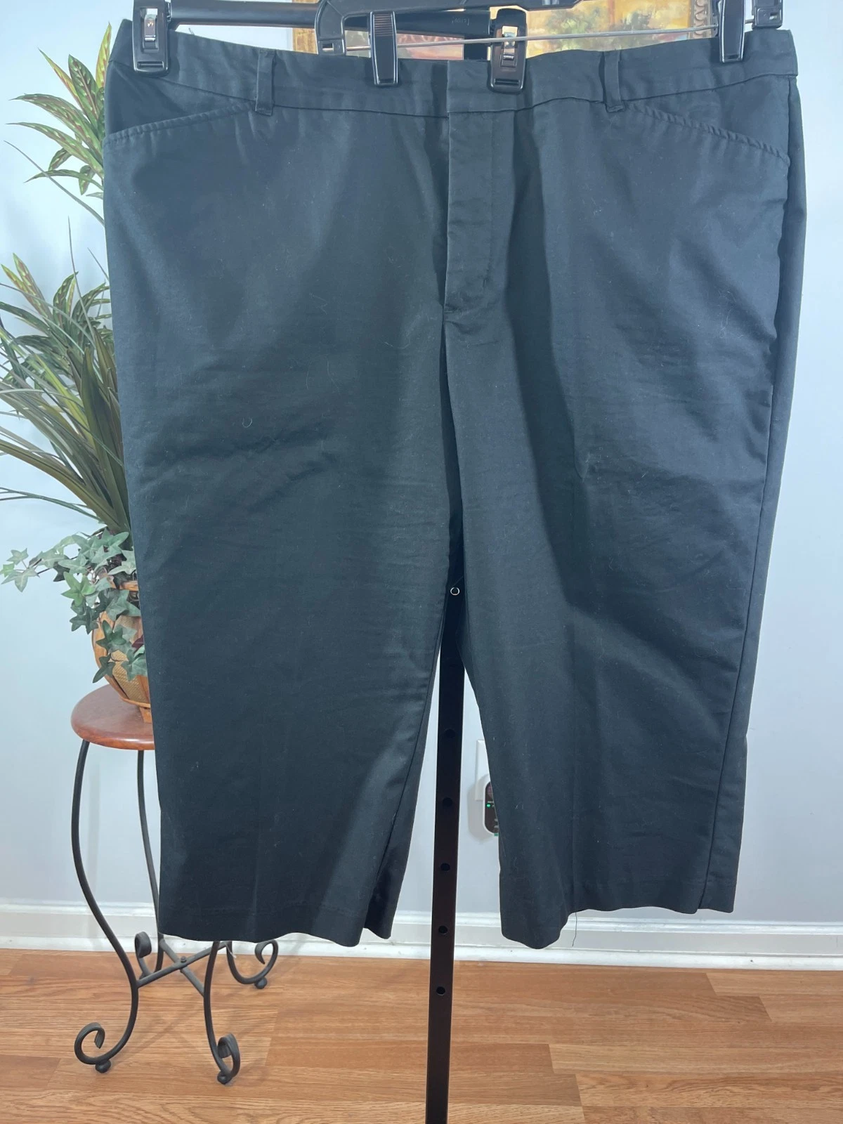 Croft & Barrow Capri Pants Women 18W Black Natural Fit Corporate Chic Minimalist