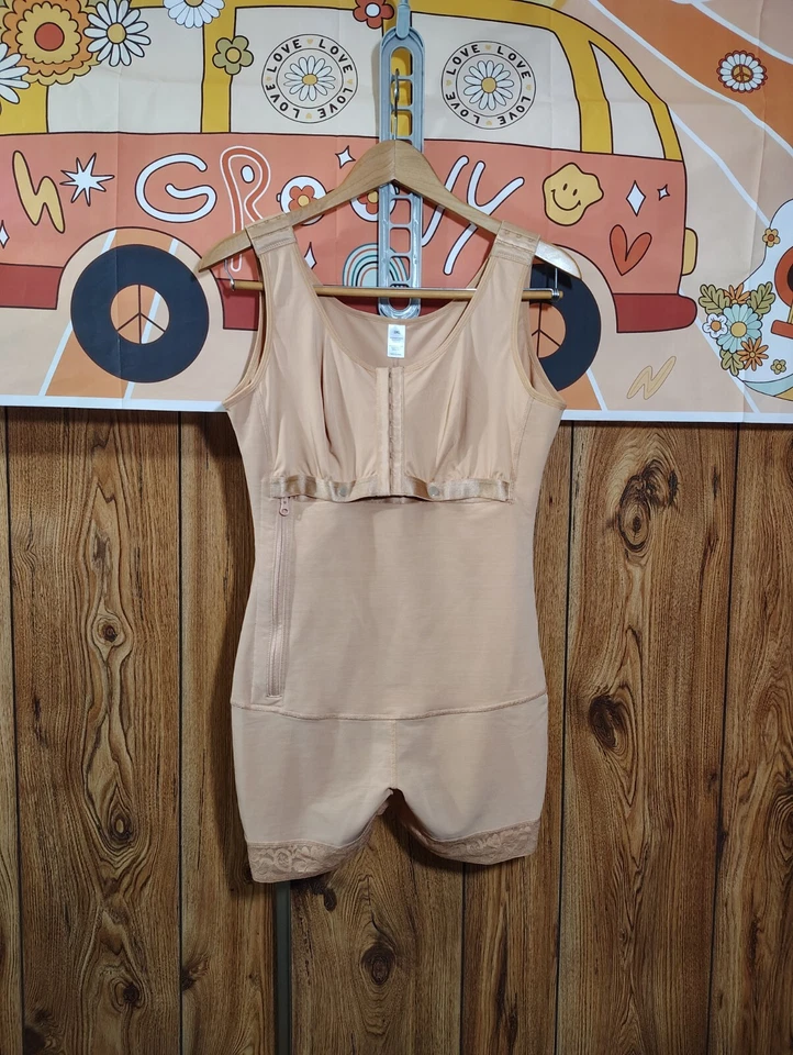 Ganchos e alças de ombro ajustáveis tamanho nude 3X ganchos e botões com zíper lateral - Imagem 2 de 4