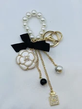 Flower Charm Pearl Strap Rhinestone Key Chain With Ribbon
