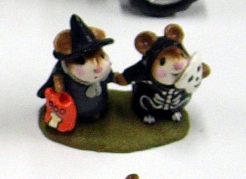= R3C4 Littlest Witch & Skeletom M155 One Wee Forest Folk from the Collection - Picture 1 of 3