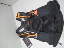 NIKE KIGER HYDRATION VEST NEW WITH TAGE AND TWO BOTTLES  RETAIL VALUE $185