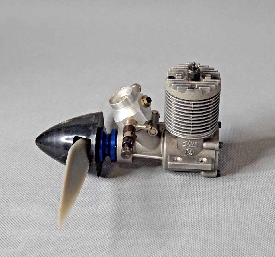 Vintage Czech MVVS 3,5 CC Motor Model Airplane Engine w/Propeller- Working - Image 4 of 4