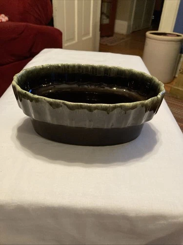 Hull USA I-21 Planter Dark Brown Green Drip Fluted. 8"x5 1/2"x3”