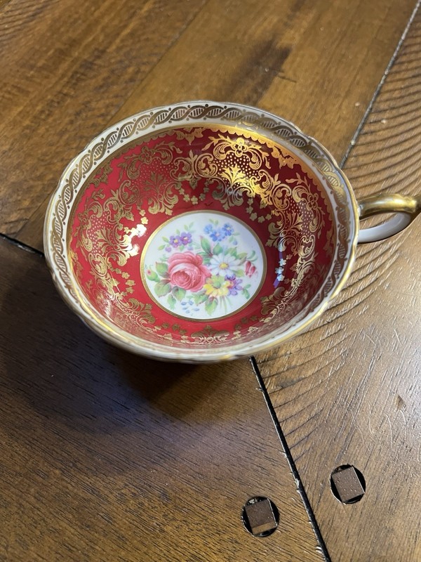 PARAGON By Appointment To Her Majesty The Queen Burgundy Gold Bone China Tea Cup