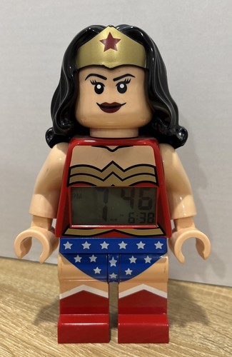 Lego Wonder Woman DC Comics Reloj Despertador Digital Iluminado 9009877 FUNCIONA - Imagen 2 de 4