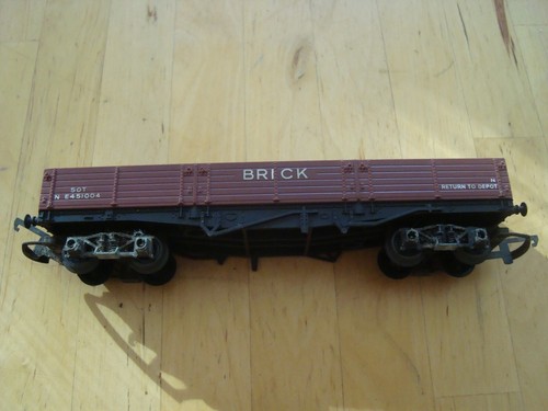 Hornby Tri-ang 00 gauge R219 London Brick Co Ltd truck