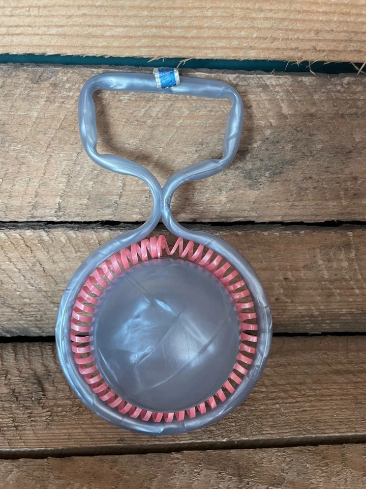 Hochet ancien en celluloïd aspect quartz - Photo 3/4