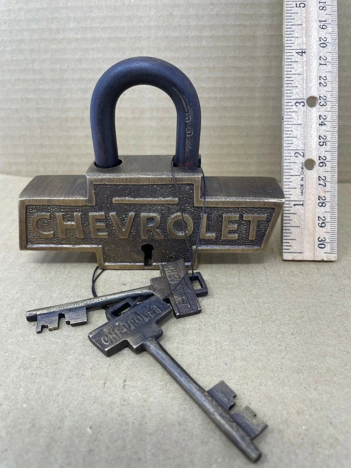 Chevrolet Large Brass lock Chevy Logo Shape padlock with 2 keys - Image 2 of 4