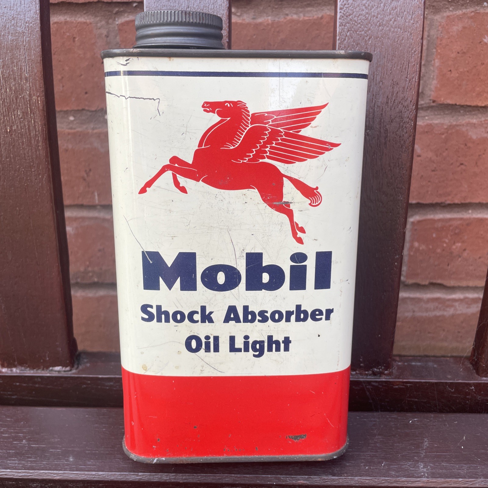 Vintage Mobil Oil Can Shock Absorber Oil Light Retro Collectable 
