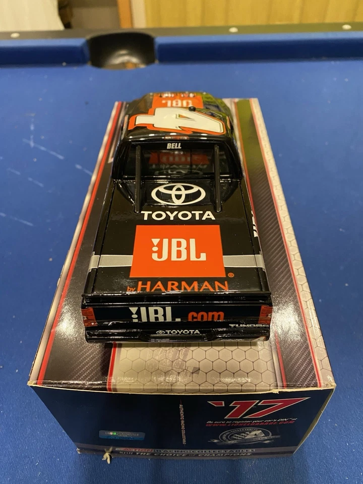 Christopher Bell #4 JBL Toyota Tundra 2017 1/24 NASCAR diecast KBM - 1 de 523 Foto 4 de 4