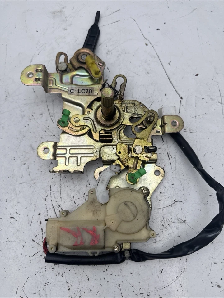 Mazda MPV 2001 Motor Cierre Centralizado Usado, Original Trasero Derecho Usado B374-13 Foto 2 de 4