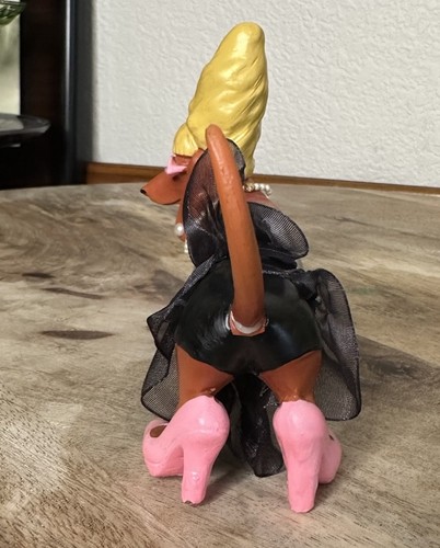 Westland Hot Diggity Dog Fashionista Glamorous Beehive Dachshund Figurine - Picture 13 of 14
