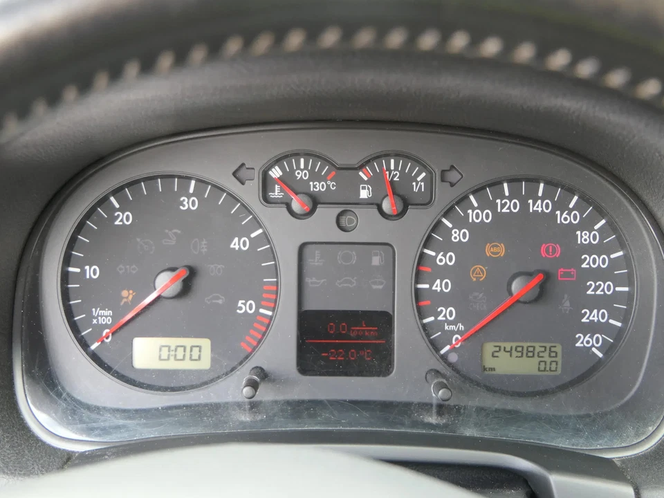 Golf 4 Tacho Tachometer Kombiinstrument ca.249.000km 1J0920822C 1,9 TDI 85kw AJM - Bild 1 von 2