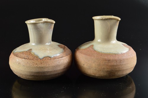 Q5473: Japanese Seto-ware Brown glaze SAKE BOTTLE & CUP/Tokkuri Sakazuki, auto - Picture 3 of 12