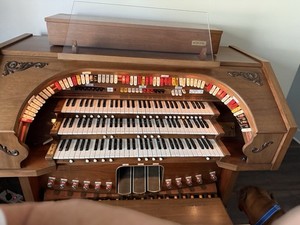 Rodger’s Olympic 333 Theater Organ W/2 Walker Speaker Cabinets  1980s