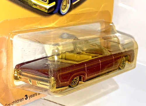 Hot Wheels-Serie Lowriders-Lincoln Continental-Convertibile-2006 - Foto 2 di 5
