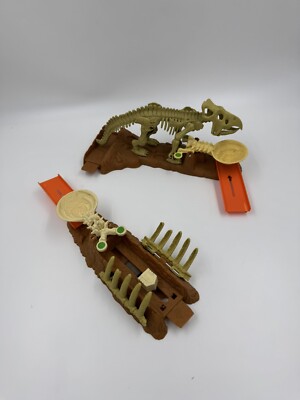 2008 Mattel Hot Wheels Trick Track Dino Tail Bash 2 Set Piece INCOMPLETE
