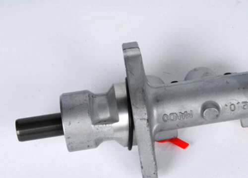 Brake Master Cylinder - Image 2 of 4