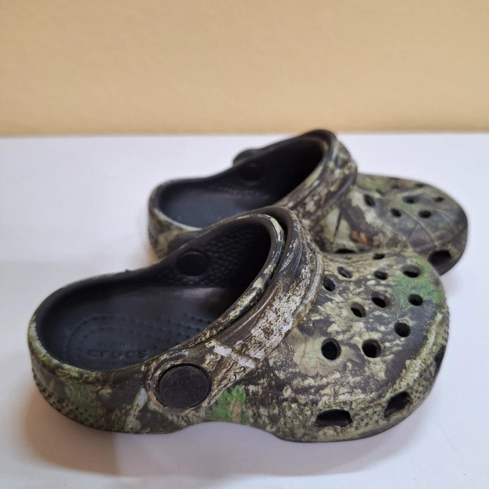 Crocs Classic Realtree Camo Kids Clogs Size 7C Toddler - Image 3 of 4