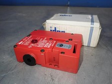 IDEC HS1C SAFETY DOOR LOCK SWITCH 12250270238