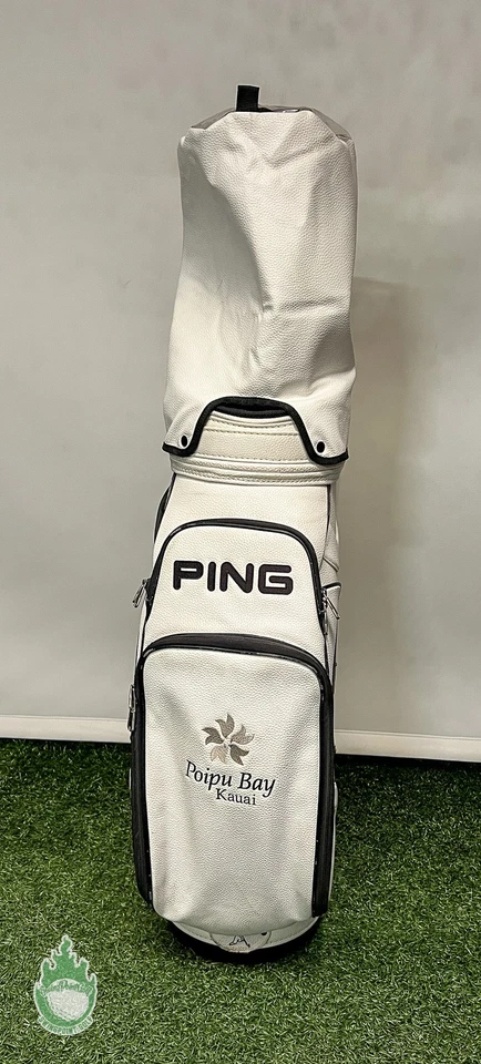 Bolsa de personal de golf Ping blanca de segunda mano con correa dividida de 6 vías y capucha bordada para la lluvia Foto 3 de 4