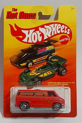 HOT WHEELS THE HOT ONES `70 VAN CHASE REDLINE PEARL FUCHSIA W1576