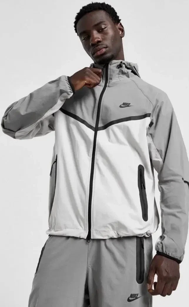Nike Tech Woven Trainingsanzug M Light Iron Ore White HM7151-014