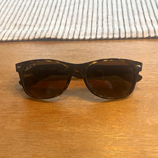 New Wayfarer Classic Polarized Raybans - Comes with case