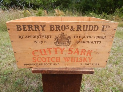 Vintage Cutty Sark Scotch Whisky Scotland Wooden Crate Michigan Stamp 1959