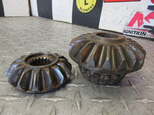 MERCRUISER BRAVO ONE 1 GEAR SET UPPER GEARS - Picture 2 of 17