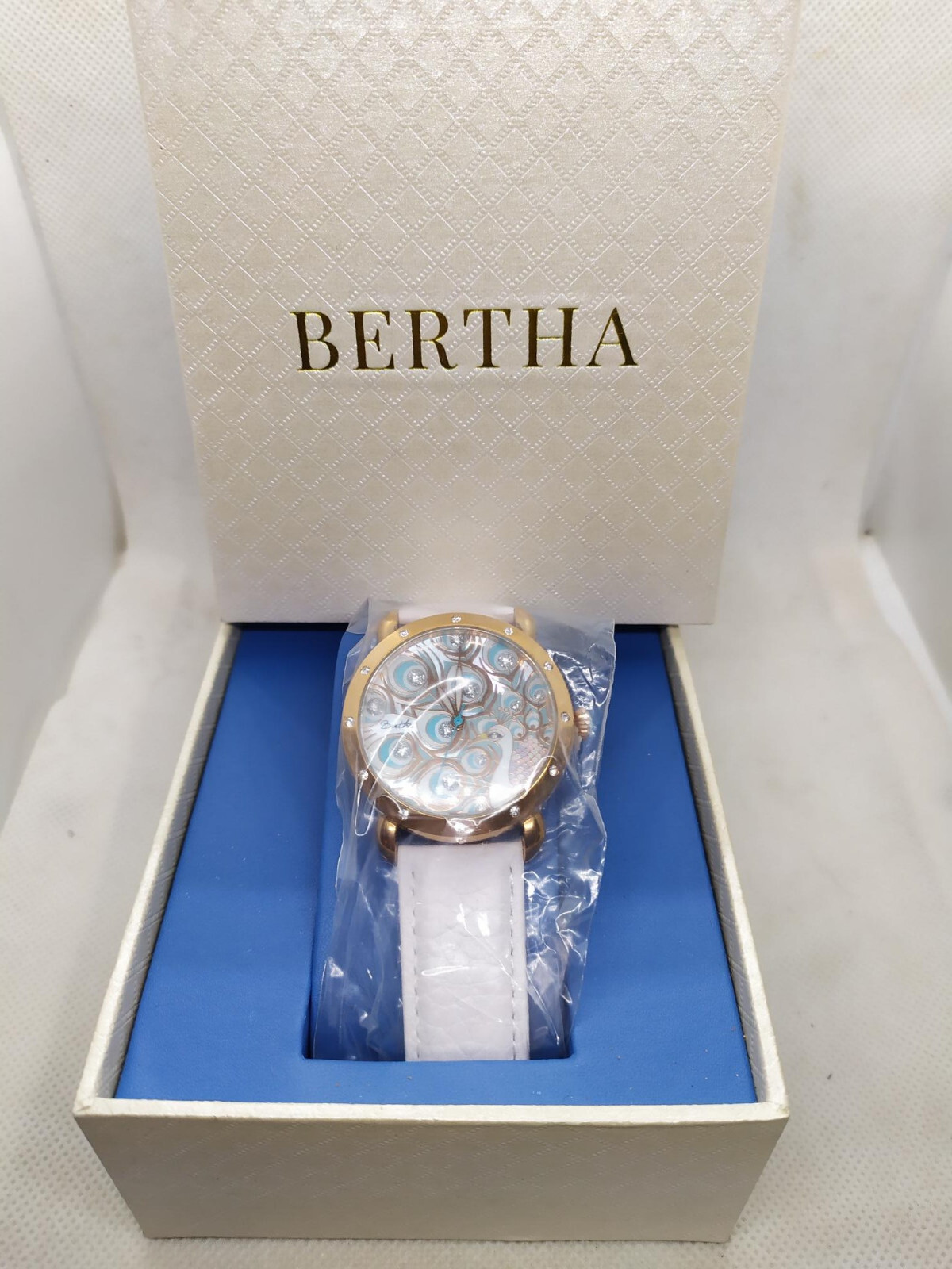 Montre femme Bertha neuve montre-bracelet étanche quartz cadran nacre index chrétiens