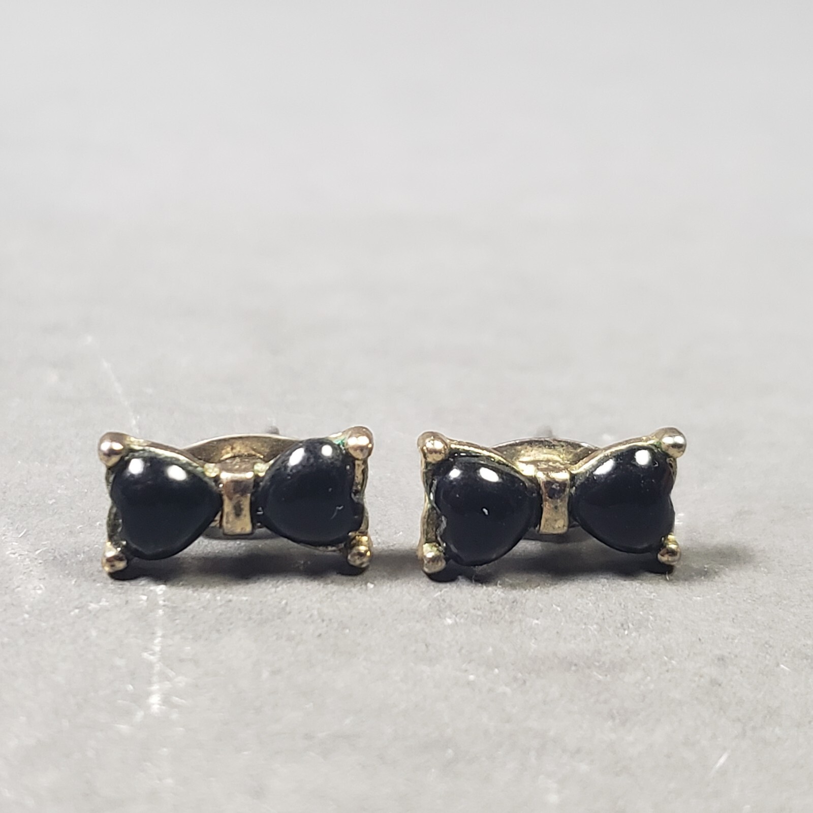 Studded Bowtie Earrings Gold Tone Hearts Mid Century Modernist Boho Pierced .5