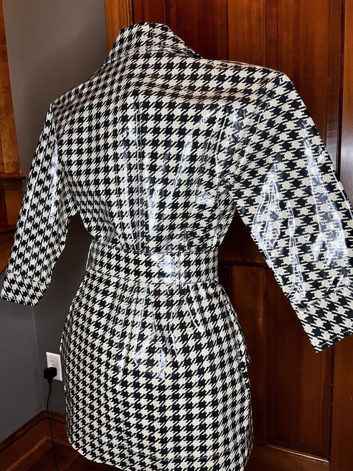 Max Mara Weekend Button Closure Houndstooth Rainc… - image 8
