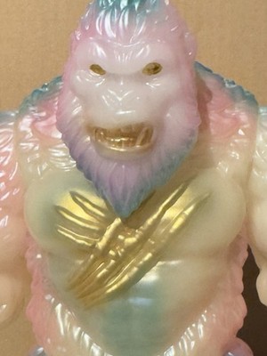MONDO Godzilla x Kong: Kaiju Sofubi  King Kong Not Marusan Cherry Blossom GITD